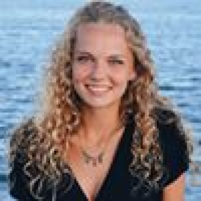 Julia  zoekt een Kamer / Huurwoning / Studio / Appartement in Leiden