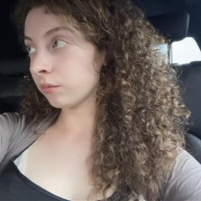 Elisa zoekt een Kamer / Studio in Leiden