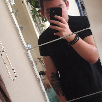 Joshua zoekt een Kamer / Huurwoning / Studio / Appartement in Leiden